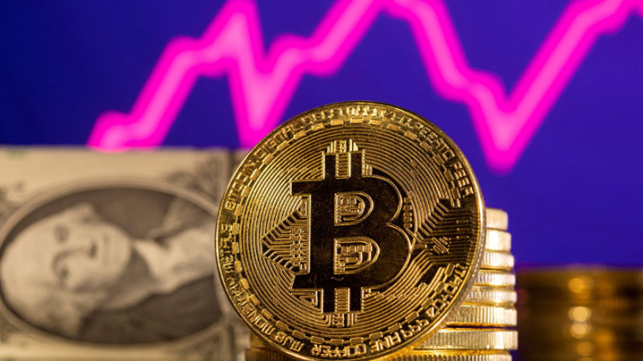 Bitcoin soars past $40,000 first time since May 2022