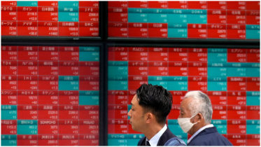 Asian stocks fall as tariff fears return