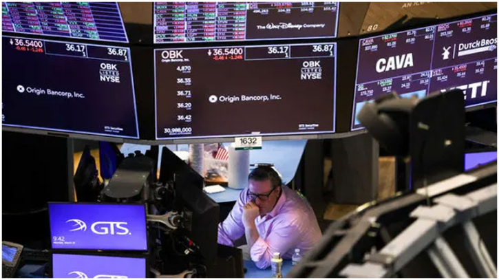 US stock market loses $4tn in value as Trump plows ahead on tariffs