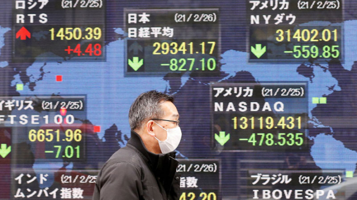 Asian markets swing as traders track events in Russia