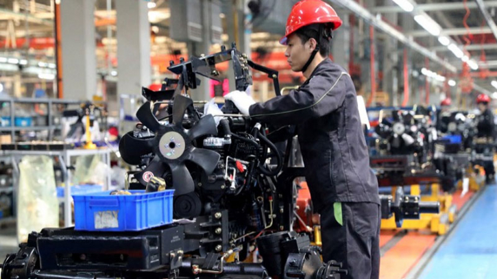 China factory activity falls back into decline in October