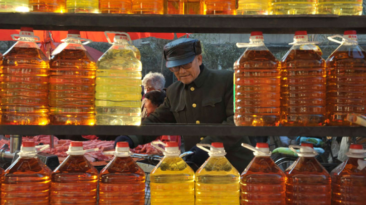 Cooking oil scandal revives fear about food safety in China