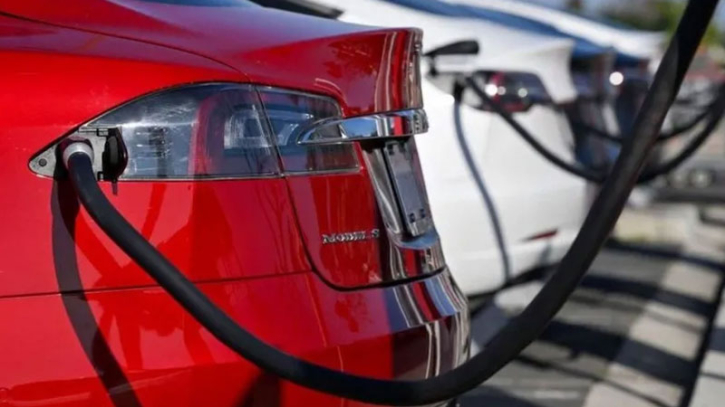 Musk's Tesla lobbied UK to charge petrol drivers more