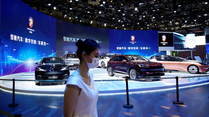 Evergrande's EV unit resumes trading after deal suspension