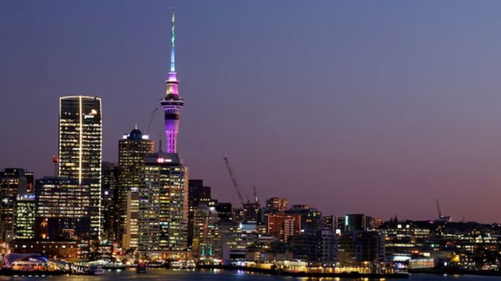 New Zealand sinks into recession, more rate cuts to come