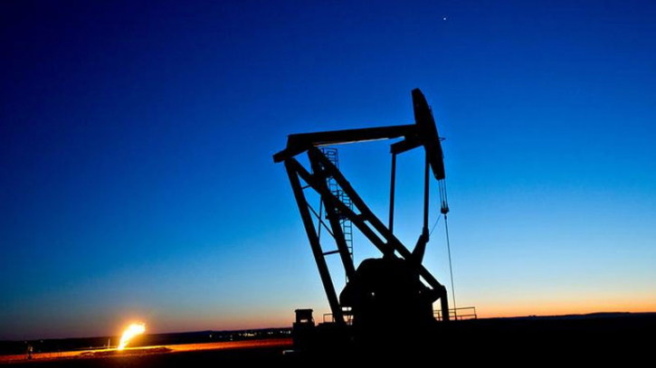 Oil on track for biggest monthly gains in over a year