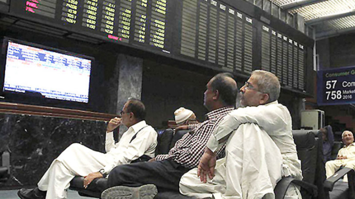 IMF loan uncertainty weighs on Pak stocks