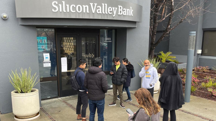 Silicon Valley Bank collapses following panic, failing to raise capital