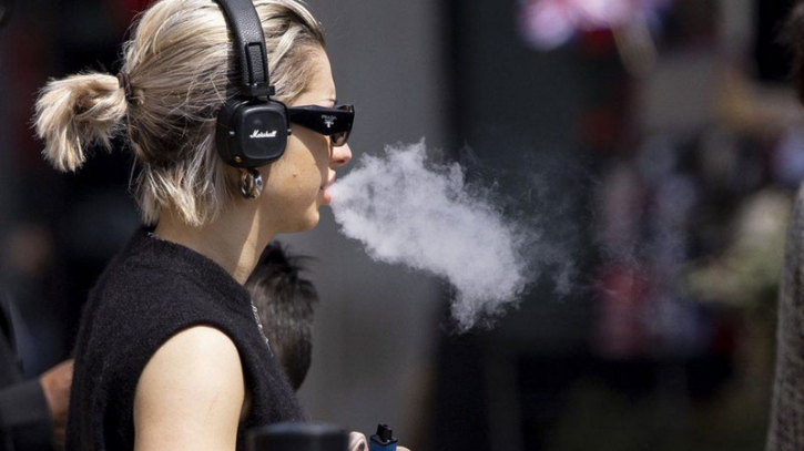 Australia bans disposable vape imports from January